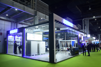 Booth with innovative structure and LED lighting, drawing visitors at Labelexpo Mexico 2025.